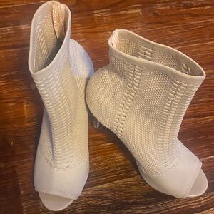Steve Madden Cream Peep-Toe Heeled Boots